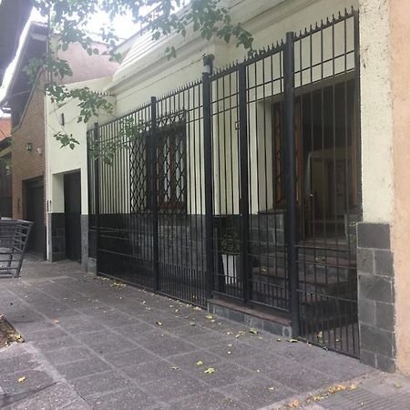 Casa Cerca Del Centro Bed&Breakfast Mendoza Bagian luar foto